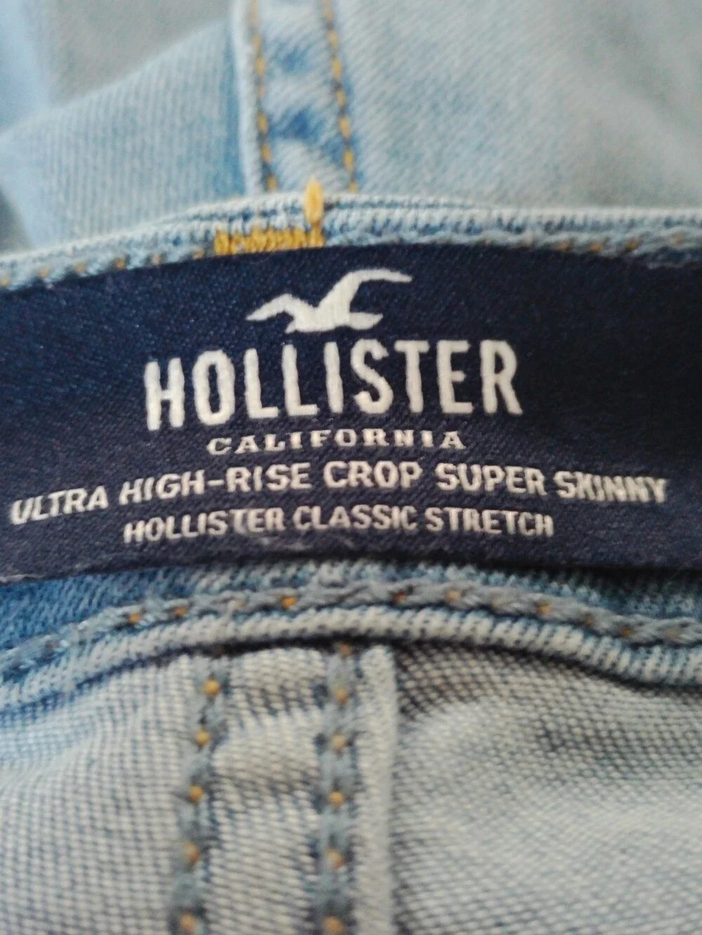 Hollister relaxed boyfriend